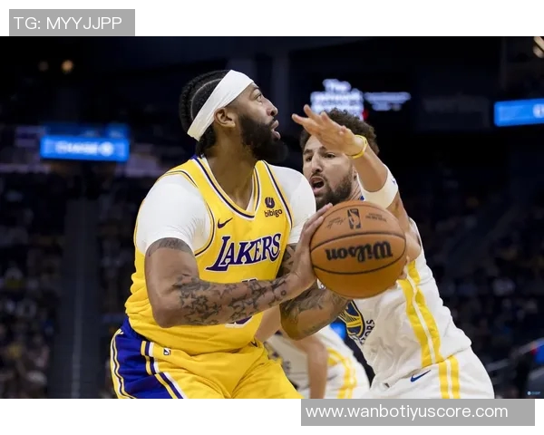 浓眉半场表现抢眼19分钟内高效砍下17分助球队争胜